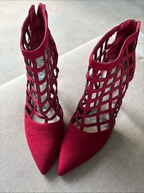 Guess Red Suede Cage Ankle Heels Size 7.5
